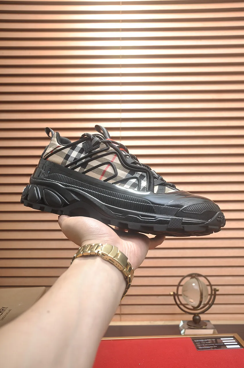 Men's shoes 💰680💶[Burberry] (cowhide lining) classic low-top sneakers｜Imported cowhide with classic plaid fabric｜Cow leather lining｜Original outsole｜Fine workmanship and comfortable to wear Size: 38-44 (customized at 45)